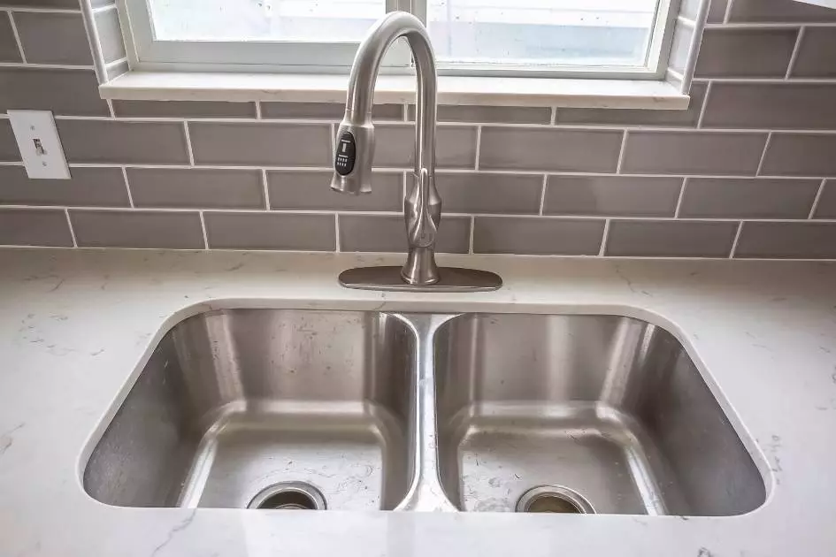 double bowl undermount kitchen sink